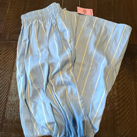 PrettyLittleThing Light Blue and White Striped Pants - Picture 1 of 5